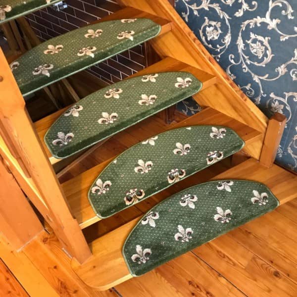 Ковровые накладки на лестницу Лилия зелёный
